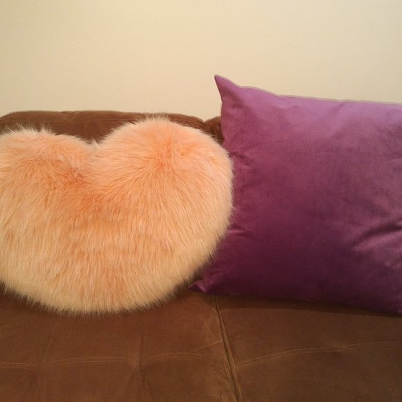 Large fluffy pillows - pink and purple - Picture 2 of 2